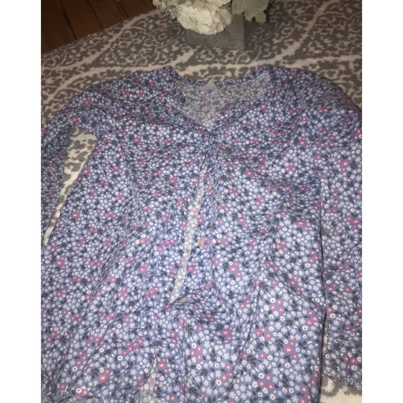 💗Girls tops(3 for $14) - Picture 3 of 5